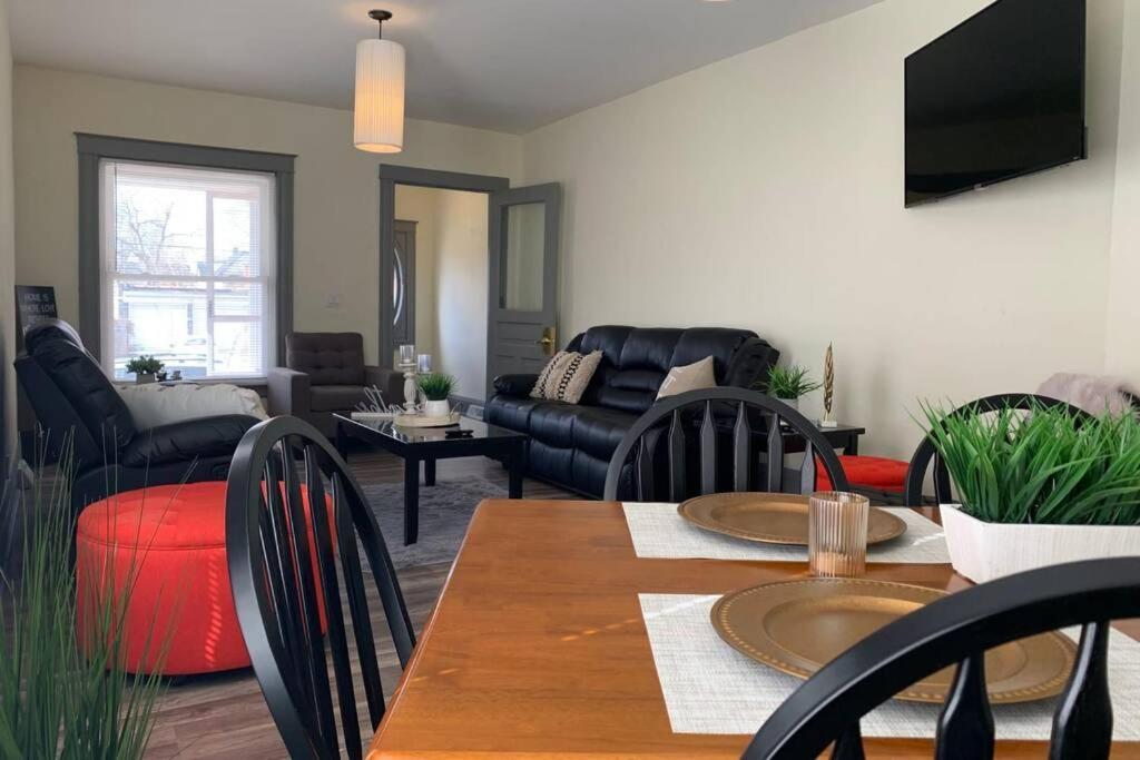 Vila 5Br Niagara Getaway Prime Location-Sleeps 10 Niagara Falls Exteriér fotografie