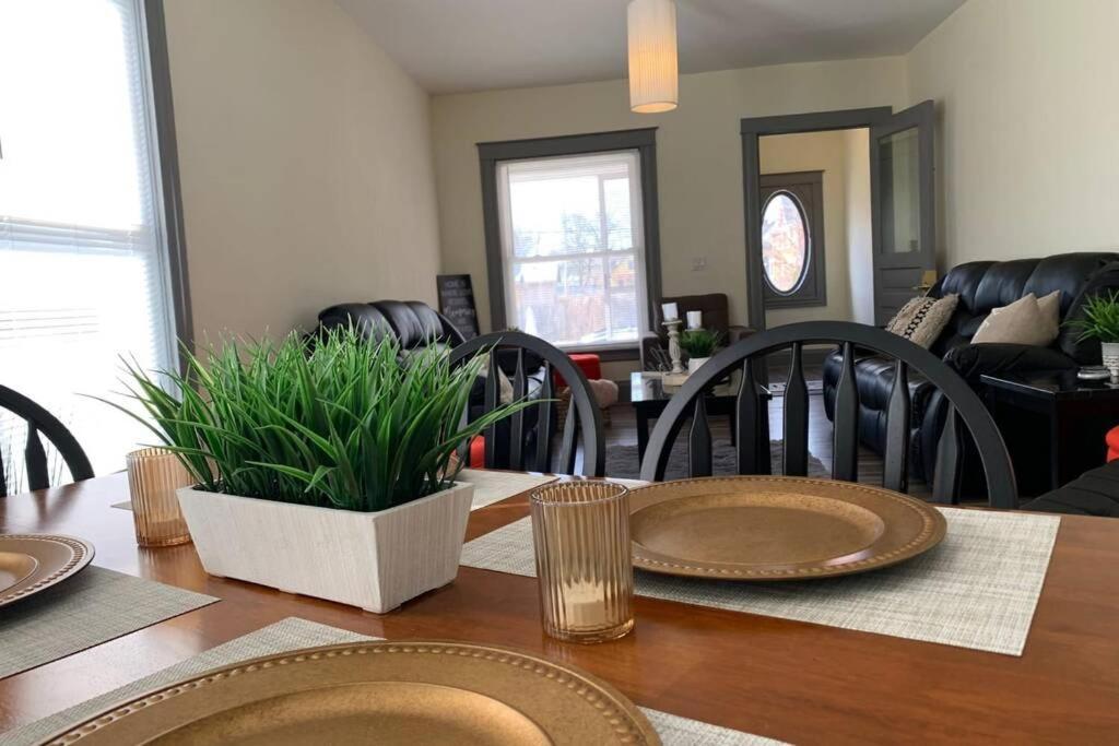 Vila 5Br Niagara Getaway Prime Location-Sleeps 10 Niagara Falls Exteriér fotografie