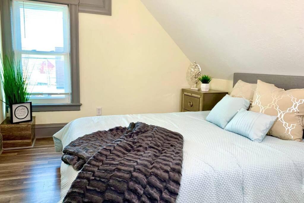 Vila 5Br Niagara Getaway Prime Location-Sleeps 10 Niagara Falls Exteriér fotografie